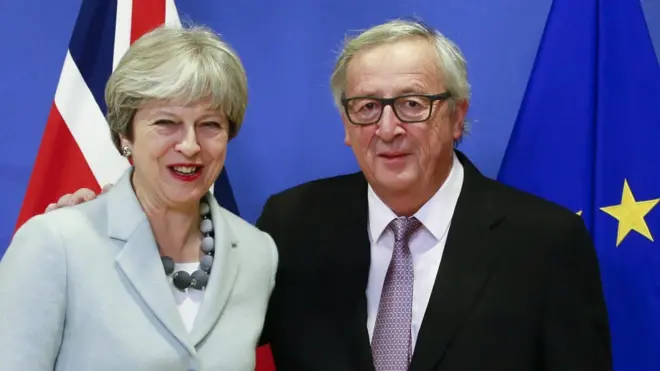 Theresa May y Jean-Claude Juncker
