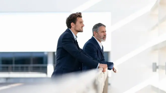 조사결과 기업은 키가 더 큰 지원자를 선호하고, 큰 키는 승진 기회에도 영향을 미친다