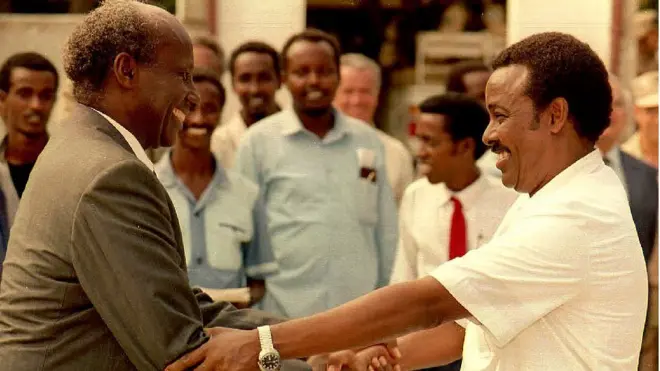 Cali Mahdi (bidix) iyo Maxamed Faarax Caydiid