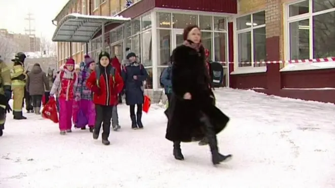 15 января двое подростков напали с ножами на учеников и учителя школы №127 в Перми.