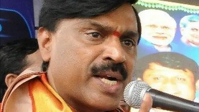 ఒక సభలో ప్రసంగిస్తూ జనార్దన్ రెడ్డి