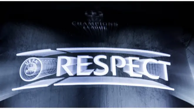 Uefa bụ otu na-achịkọta egwuregwu bọọlụ na mba dịna Europe niile