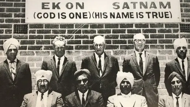 શીખ રહિશો ઓસ્ટ્રેલિયાના સ્થાનિકો સાથે