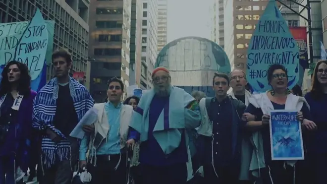 تتزعم منظمة يهودية في الولايات المتحدة الأمريكية حملات للمطالبة بحقوق الفلسطينيين في العودة لأرضيهم وضمان حرياتهم.