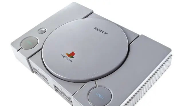 Сони Плејстејшн Класик је готово упола мањи од оригиналне верзије.