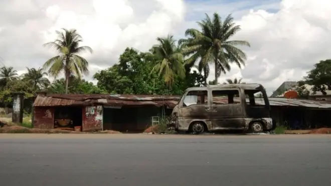 Ụgbọala a gbara ọkụ n'Ozubulu