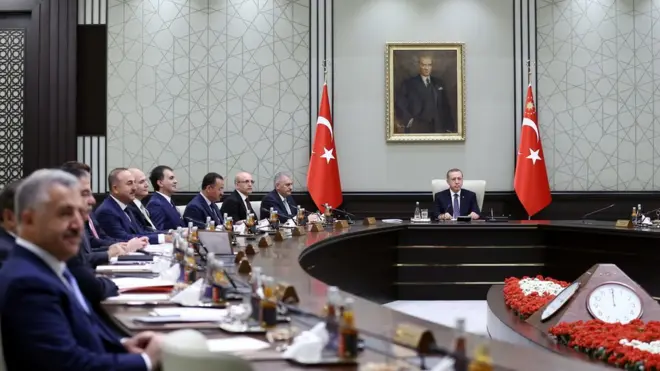 Cumhurbaşkanı Erdoğan başkanlığında toplanan Bakanlar Kurulu, OHAL kapsamında çok sayıda Kanum Hükmünde Kararname yayınladı.