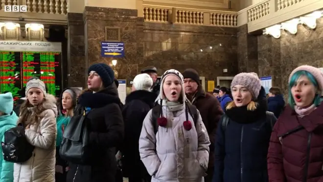Хористи на київському вокзалі