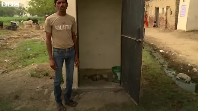 インドのモディ政権が国民にトイレ利用をうながす運動に取り組んでいる。衛生的でないだけでなく、女性が暴漢に襲われるなど安全にも問題があるためだ。