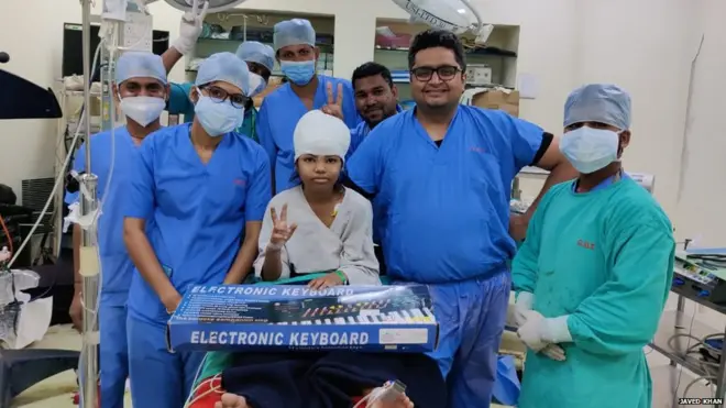 గ్వాలియర్ అరుదైన ఆపరేషన్ చేసిన వైద్యులతో సౌమ్య