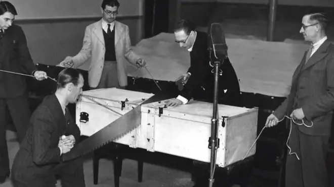 100 عام على خدعة" قطع امرأة بالمنشار نصفين"