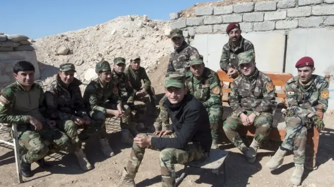 قوات البيشمركة ترتاح أثناء القتال