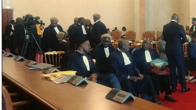 Na so debate go front kam back as lawyers dem for both side di give argument and counter argument