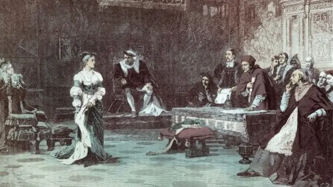 Vua Henry VIII đem vợ, Hoàng hậu Catherine ra xử trước toà. Bà kiên quyết bảo vệ tính hợp pháp của cuộc hôn nhân, còn Henry nói vì bà có một lần cưới chồng (nhưng chưa chung sống) nên hôn nhân với ông ta không có giá trị