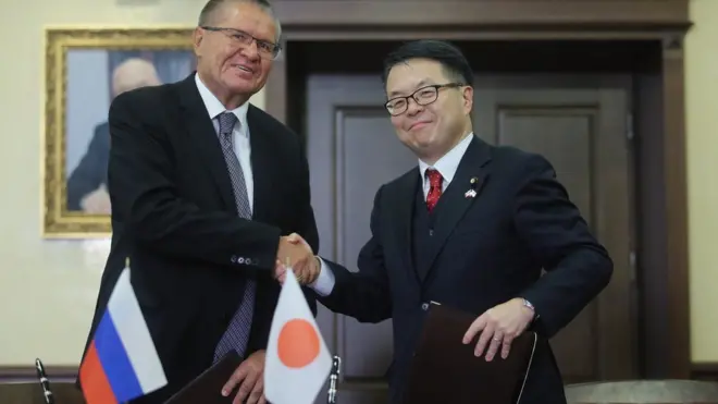 3 ноября Алексей Улюкаев и Хиросигэ Сэко подписали в Москве ряд договоров о сотрудничестве России и Японии в разных областях экономики