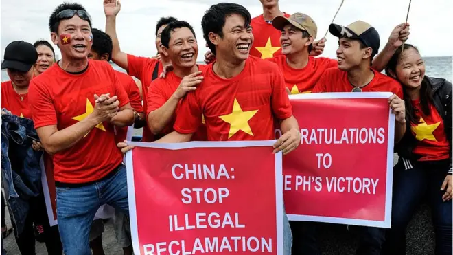 Quan chức Việt cũng nên xuống đường phản đối TQ (Ảnh minh họa)