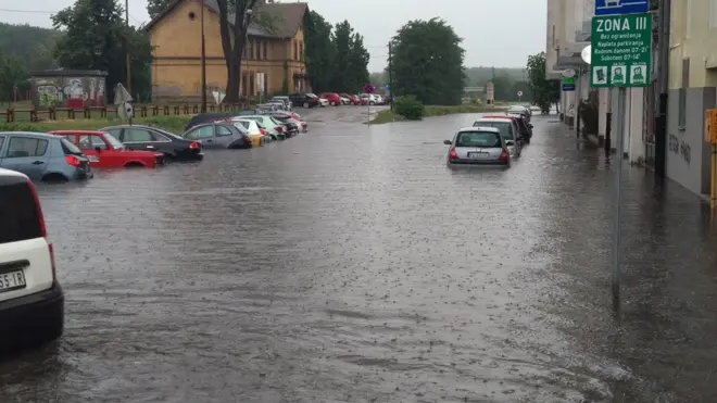 Poplavljen parking u Pančevu