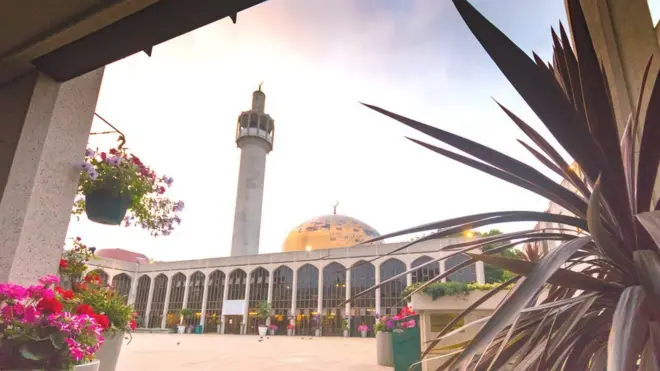 كيف يبدو رمضان في زمن التباعد الاجتماعي في بريطانيا؟