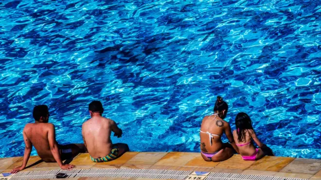 Las concentraciones de cloro libre recomendadas en el agua de piscinas (1-3 mg/L) serían suficientes para inactivar el covid-19.