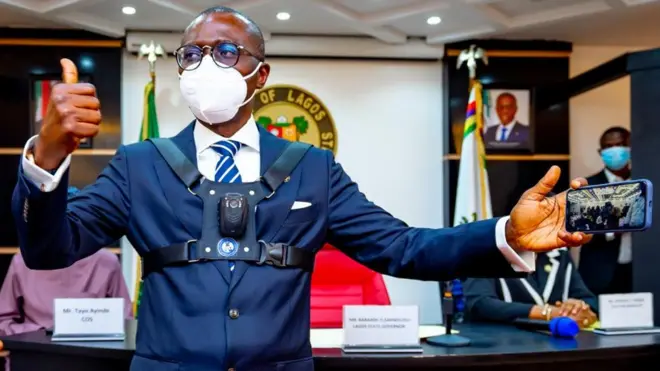 Govnor Sanwo-Olu wear di new security body camera