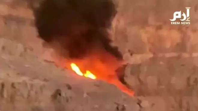 جرى تداول لقطات فيديو تظهر كرة من اللهب في مكان تحطم الطائرة