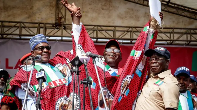 Buhari bin dey Ekiti State on Tuesday to support Fayemi to become govnor of di state