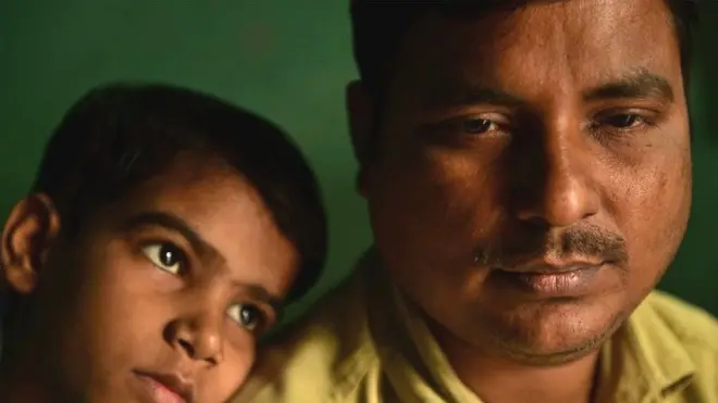 راجن یادو اپنے بیٹے نتن کے ساتھ