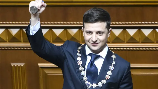 Про рішення розпустити парламент президент оголосив відразу після інавгурації