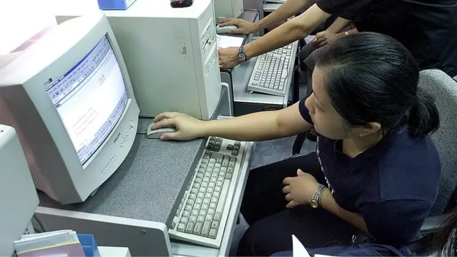 ภาพผู้ใช้งานคอมพิวเตอร์