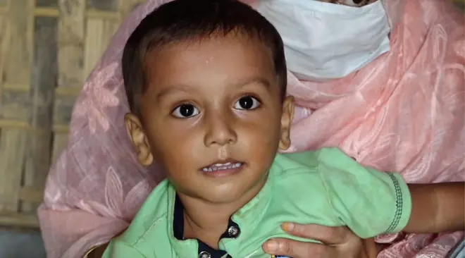 arakanlı müslüman bir çocuk