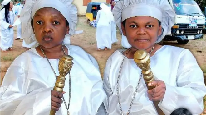 One of di feem wey Osita Iheme act wit Chinedu Ikedieze