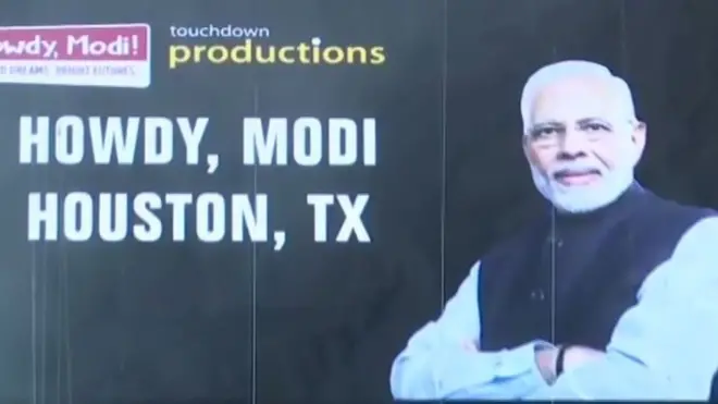 ह्यूस्टन के स्टेडियम में पीएम मोदी के स्वागत के लिए लगा इलैक्ट्रोनिक बैनर
