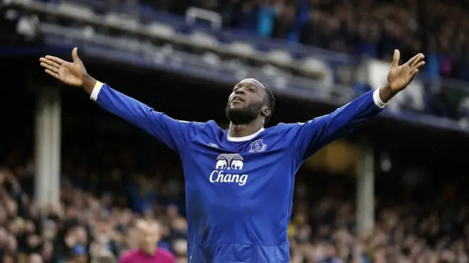 Romelu Lukaku akan menjalani tes kesehatan untuk melengkapi persyaratan bergabung bersama MU.