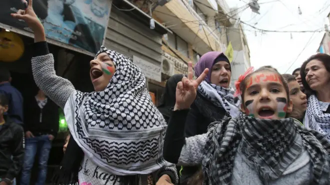 مسيرة خرجت في مخيم عين الحلوة الفلسطيني بلبنان