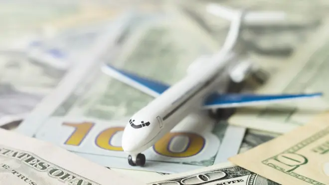 La hora de vuelo de la ruta que genera más ingreso es Londres-Dubai operada por Emirates con un monto de US$25.308.