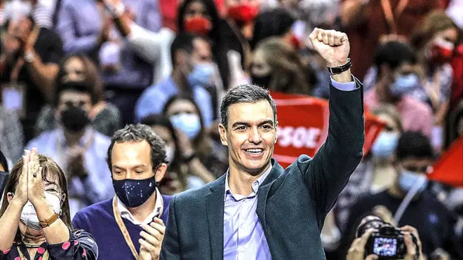 Spanish Prime Minister Pedro Sanchez speaking at his party conference in Valencia.