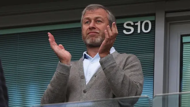 Una investigación de la BBC descubrió que empresas de Abramovich han donado US$100 millones a Elad.
