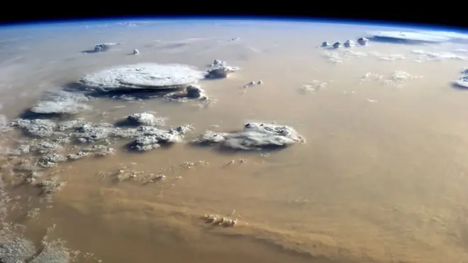 Nuvens9k yeti slot demopoeira e9k yeti slot demovapor d'água sobre o deserto do Saara | Foto: Nasa Earth Observatory