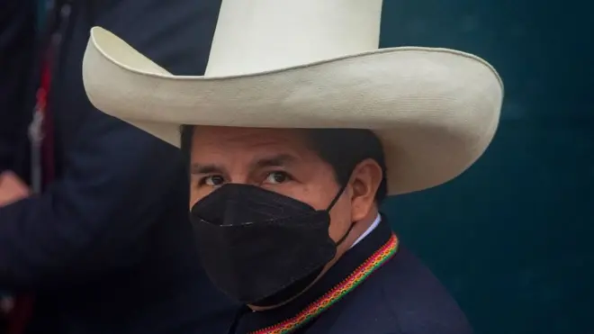 Del sombrero al traje que vistió, la ceremonia estuvo cargada de simbolismo.