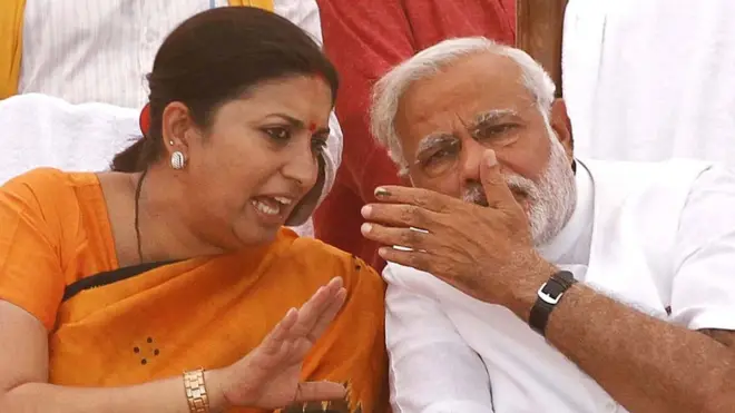 स्मृति ईरानी और नरेंद्र मोदी