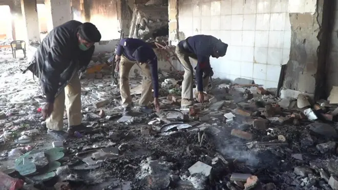 माना जा रहा था कि लगभग 1,500 लोग इस हमले में शामिल थे.