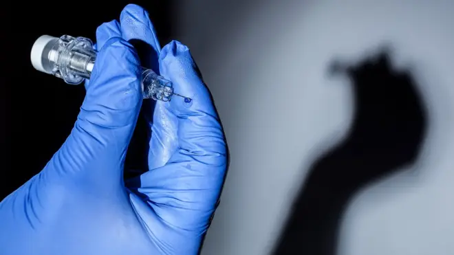 вакцина архивное фото