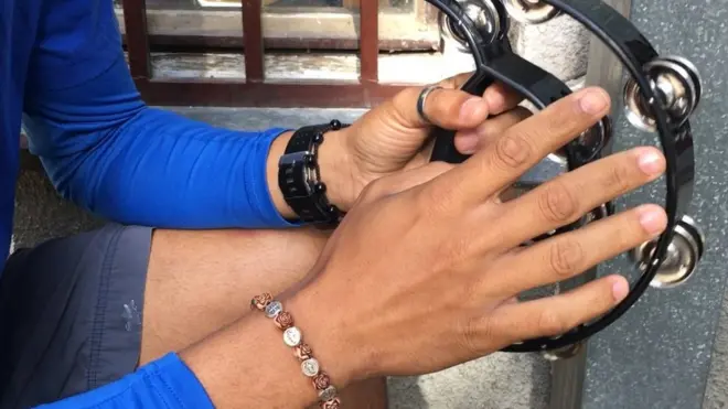 Članove menjaju često, a sviraju muziku iz svojih zemalja, kao i iz Srbije