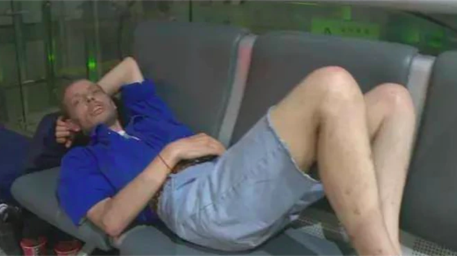 41-year-old Alexander Pieter Cirk flew to Hunan Province's Changsha Huanghua International Airport from Holland in the hopes of meeting his 26-year-old love interest