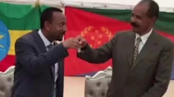 ቀ/ሚ ኣብዪ ኣሕመድ መፍትሕ ናይ ኢምባሲ ንፕረ/ኢሳይያስ እናኣረከቦ