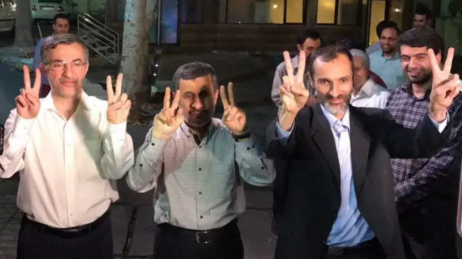 آقایان بقایی، احمدی‌نژاد و مشایی شعار قبلی خود "زنده باد بهار، زنده باد ایران" را تکرار کردند