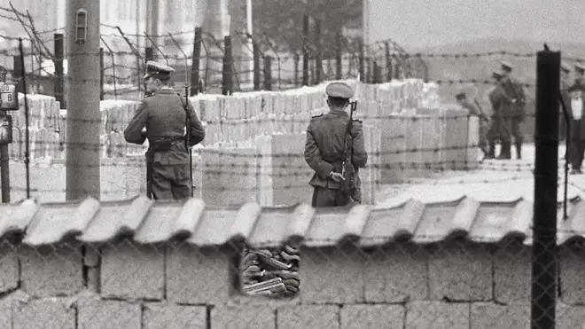 Soldiers at the Berlin Wall in the early 1960s