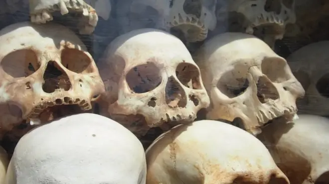 من أستحدث مصطلح الابادة الجماعية ومتى؟