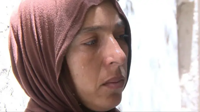 يخيم الحزن والترقب على قرية "أبراش "الواقعة بمحافظة الشرقية بمصر، بعد غرق مركب قبالة السواحل اليونانية، الأربعاء الماضي، والذي كان يحمل على متنه العشرات من أبناء القرية.