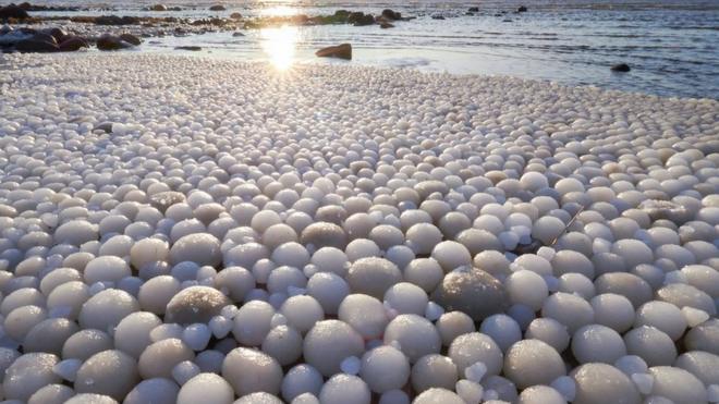 Risto Mattila registrou o fenômeno dos 'ovosspinbounty casinogelo' na ilhaspinbounty casinoHailuoto no domingo